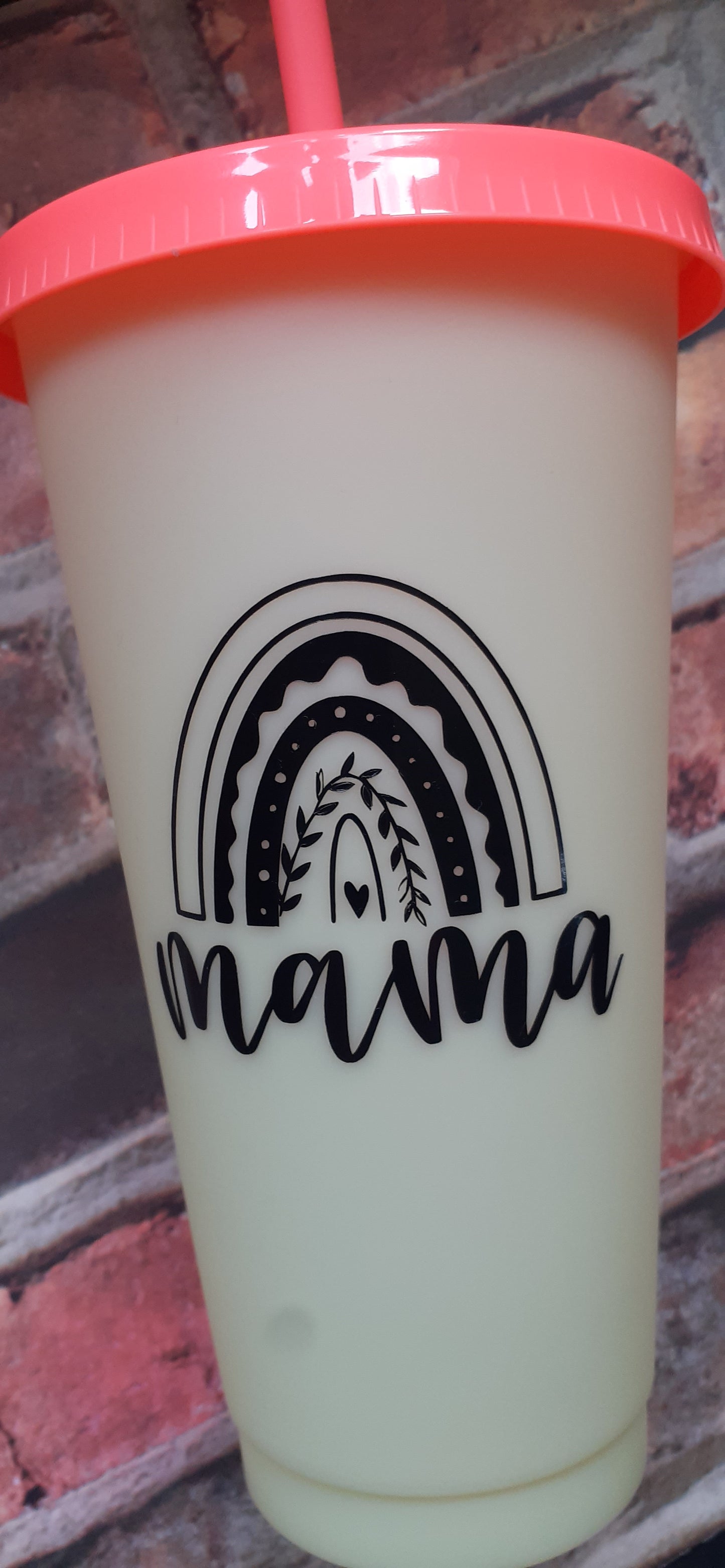 Mama color changing cup